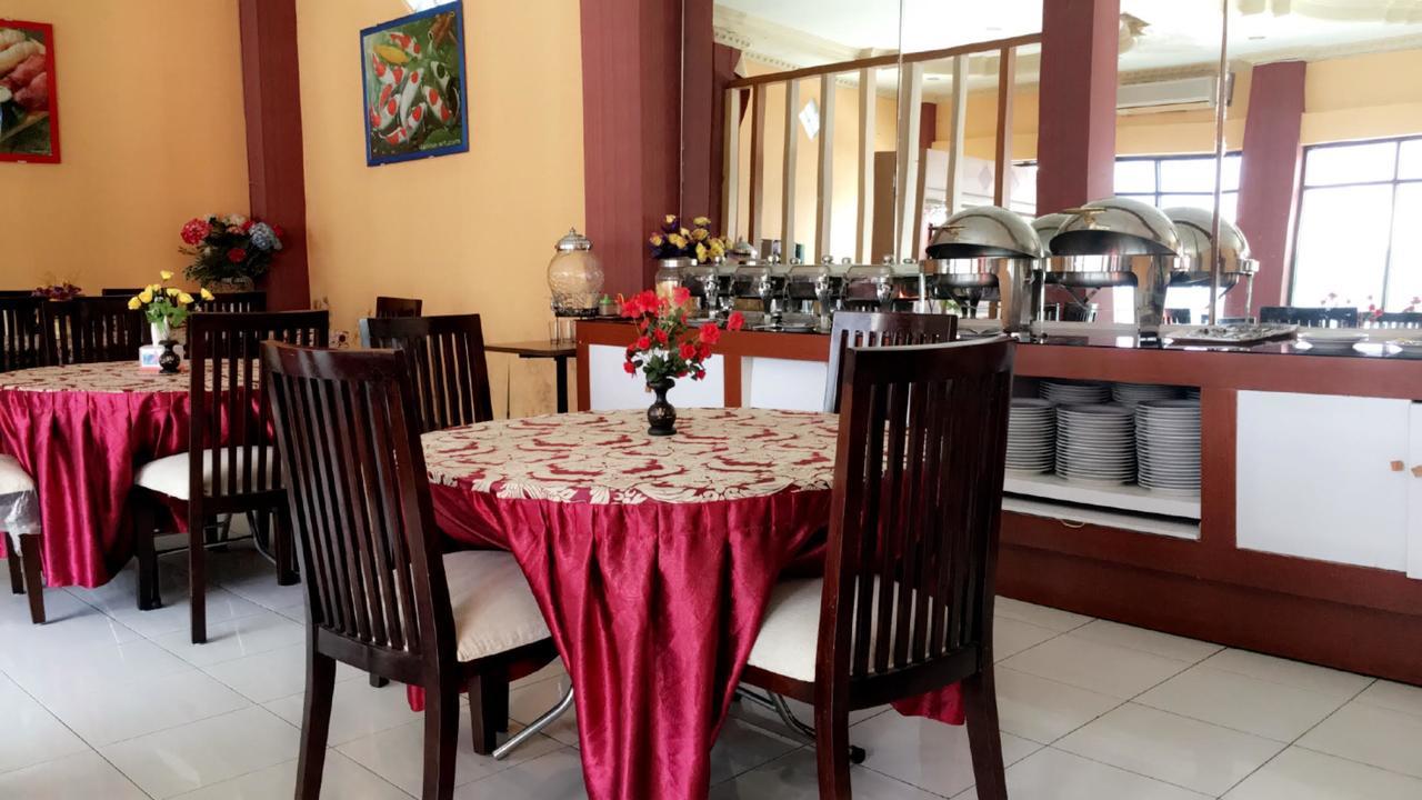 Syafira Hotel Langgur Exteriér fotografie