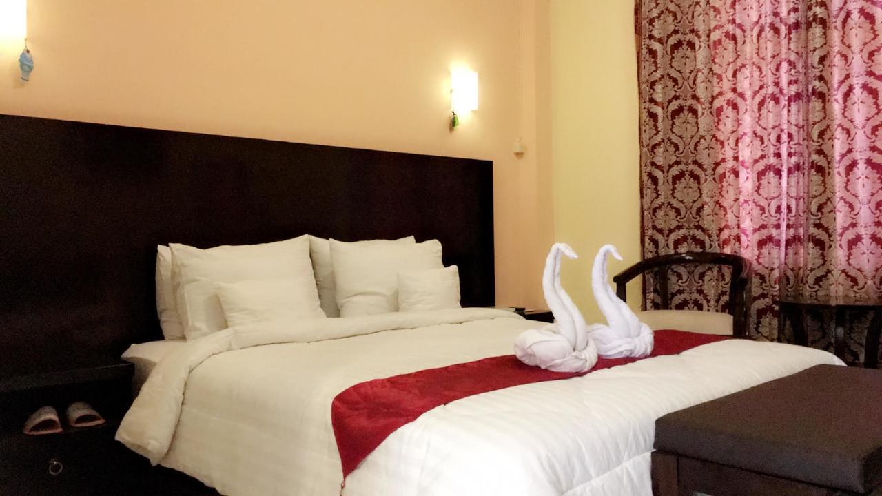 Syafira Hotel Langgur Exteriér fotografie