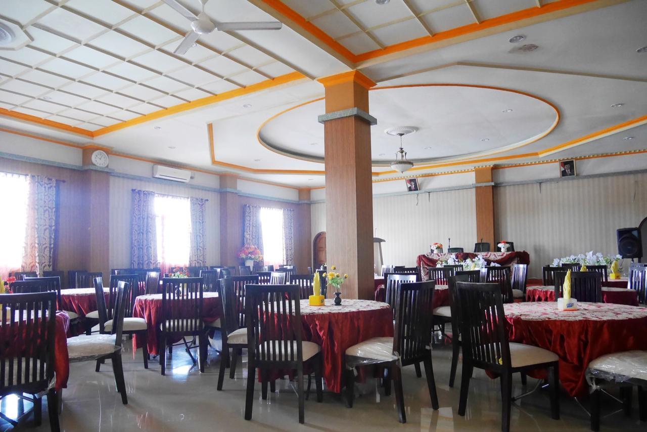 Syafira Hotel Langgur Exteriér fotografie