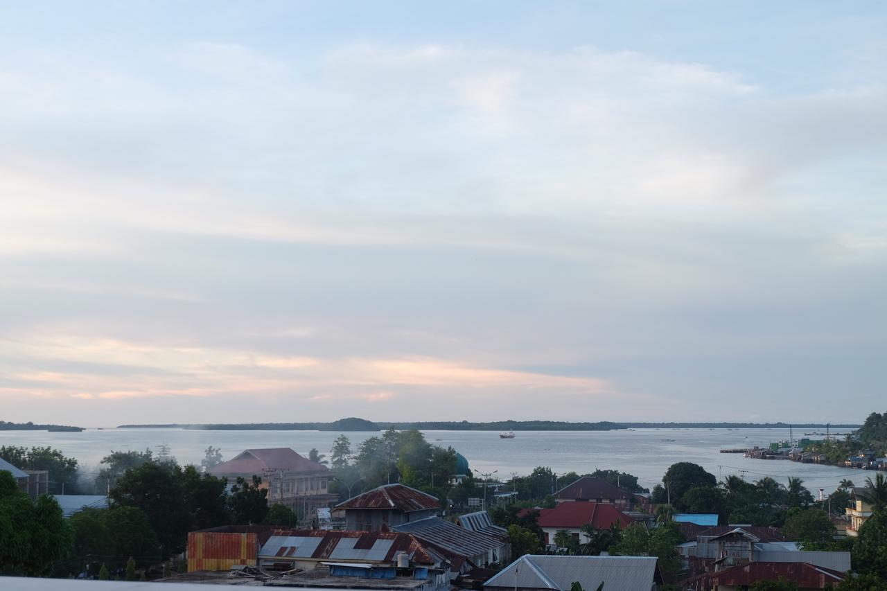 Syafira Hotel Langgur Exteriér fotografie
