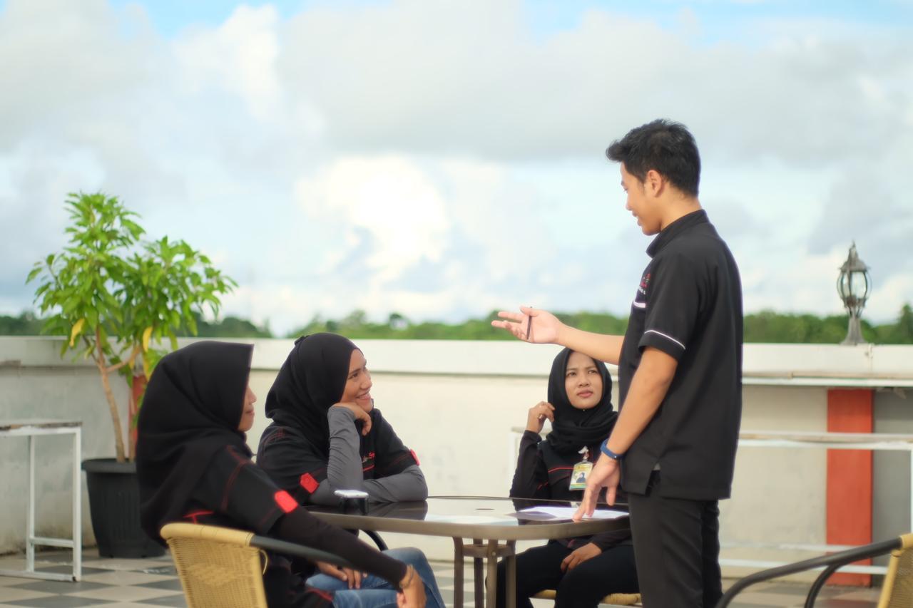 Syafira Hotel Langgur Exteriér fotografie